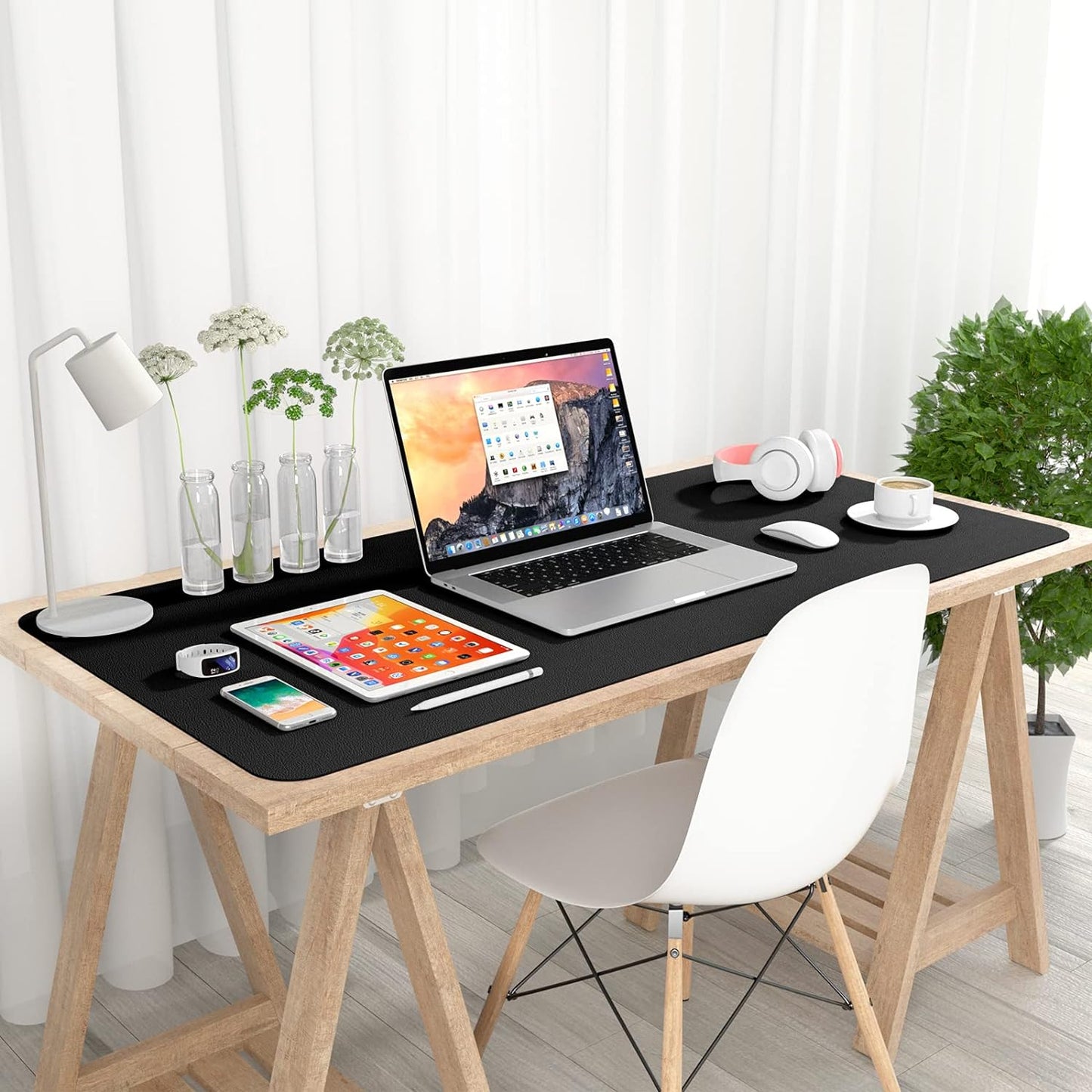 Black Desk Pad